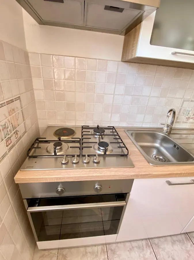 Apartmani Mia, 50 Sqm, Parking Included Zambratija  0*, Zambratija (Istria) Croatia