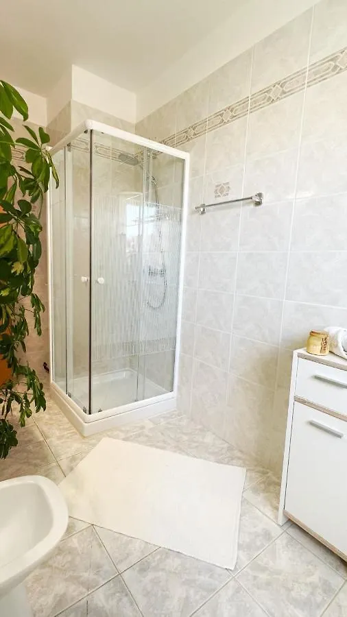Apartmani Mia, 50 Sqm, Parking Included Zambratija  0*, Zambratija (Istria)