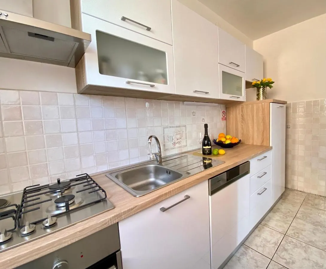 Apartmani Mia Zambratija  0*, Zambratija (Istria)