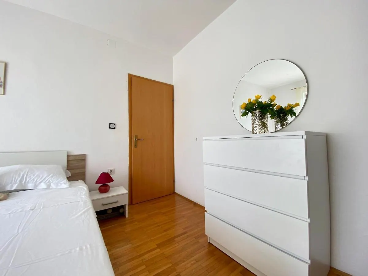 Appartamento Apartmani Mia Zambratija