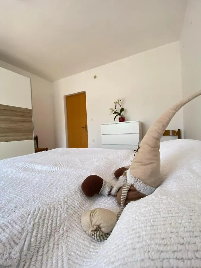 Apartmani Mia Zambratija  0*, Zambratija (Istria)